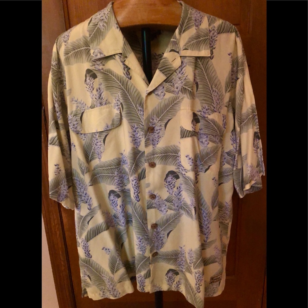 Tommy Bahama Wiki Wiki Hawaiian Shirt with Pockets